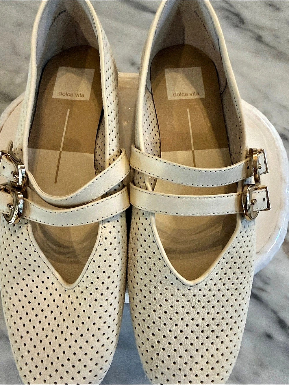 Dolce Vita Perforated Mary Jane Flats Cream Like New